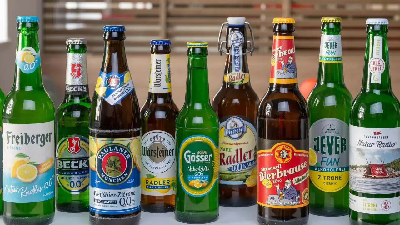 Eine Auswahl alkoholfreier Radler-Sorten, ideal für die Schwangerschaft.